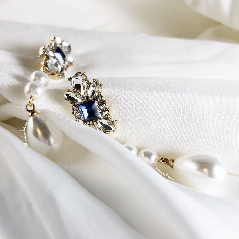 Navy Blue Sapphire & Pearl Dangle Drop Earrings